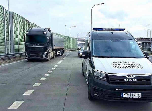 Inspektorzy ITD zatrzymali tira z Ukrainy na A1. Wiózł gaz palny. "ADR wycofany z ruchu"