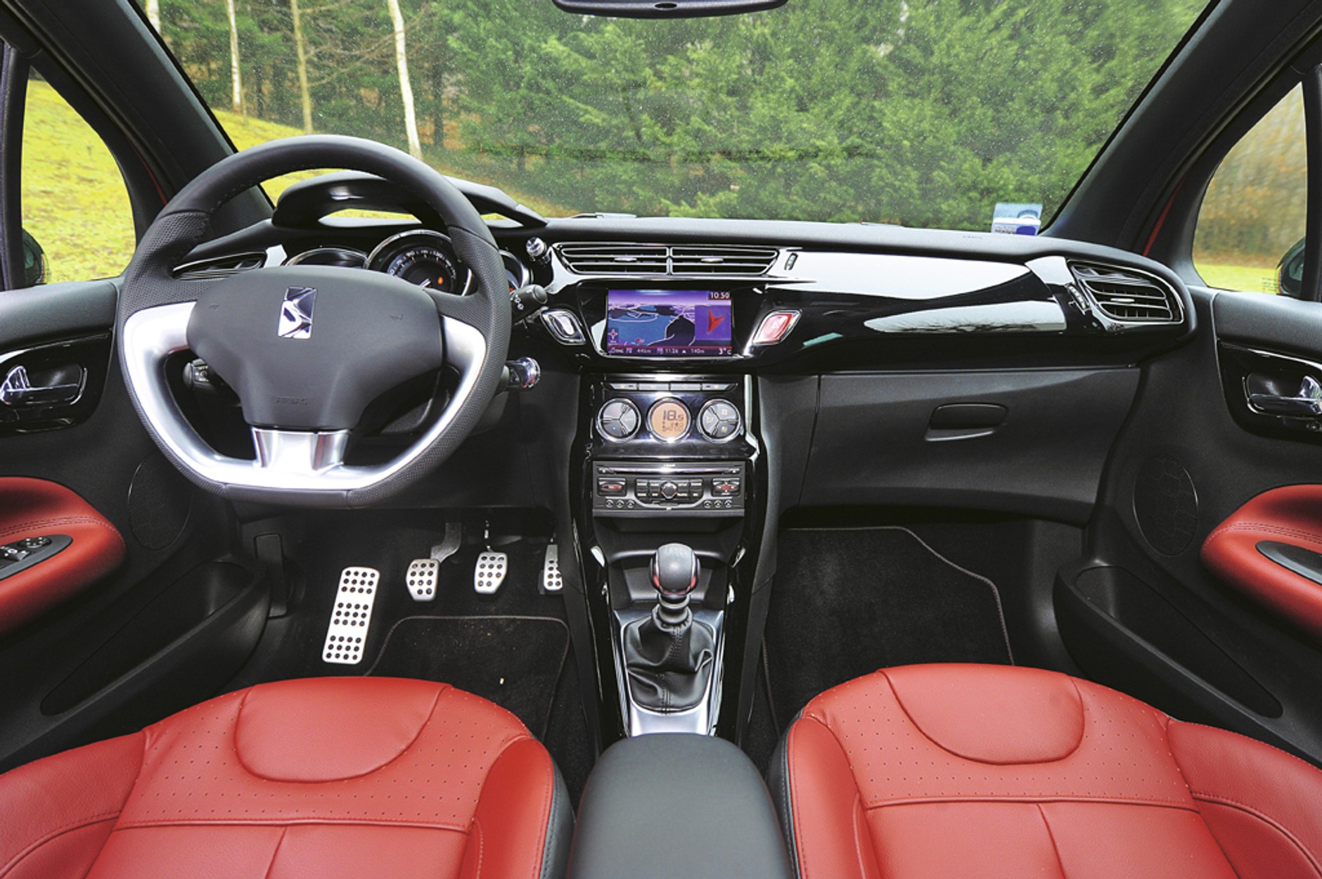 Citroen DS3 - "Francuz" o stu twarzach...