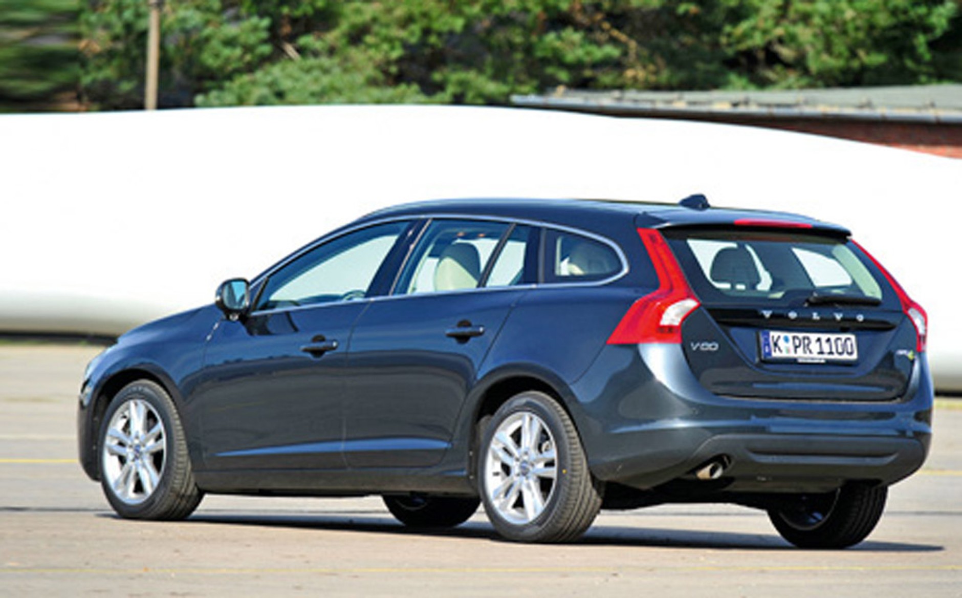 Hyundai podnosi poprzeczkę. Czy i40 pokona Passata, Superba, Mazdę 6 oraz Volvo V60 i Peugeota 508?