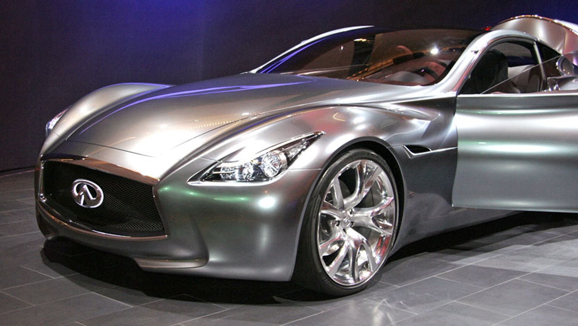 Genewa 2009: Infiniti Essence Concept (fotogaleria)
