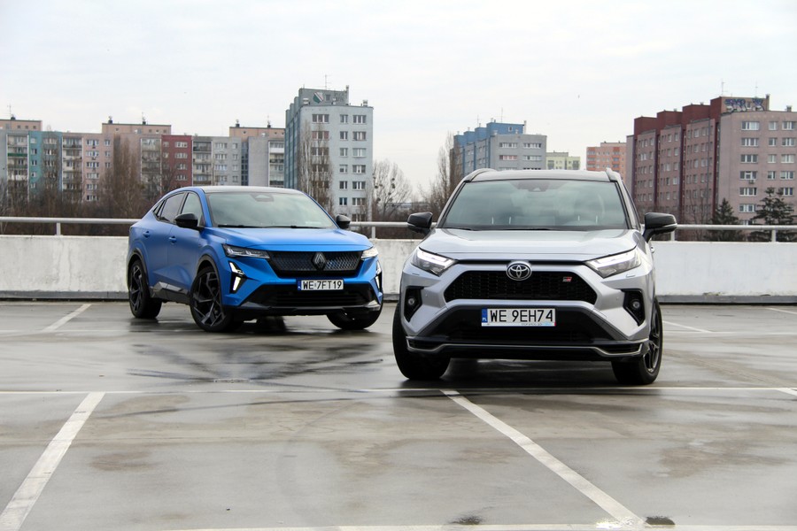 Renault Rafale E-Tech 300 kontra Toyota RAV4 Plug-In Hybrid