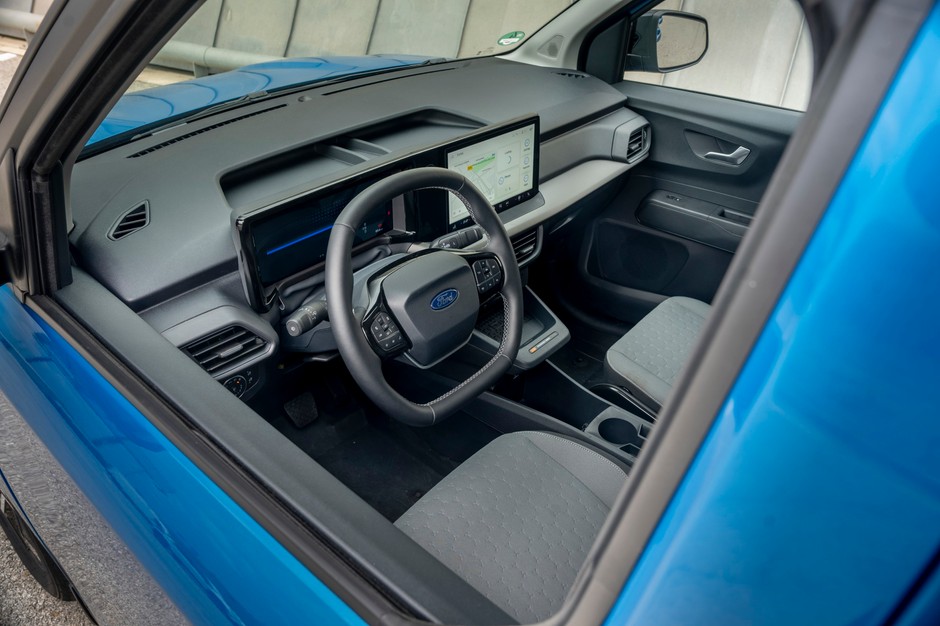 Ford E-Transit Courier
