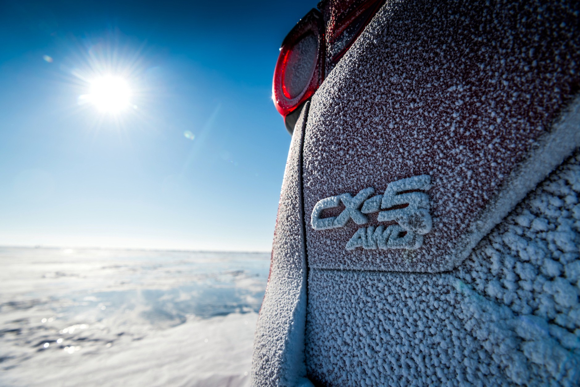 Mazda CX-5 na zamarzniętym Bajkale