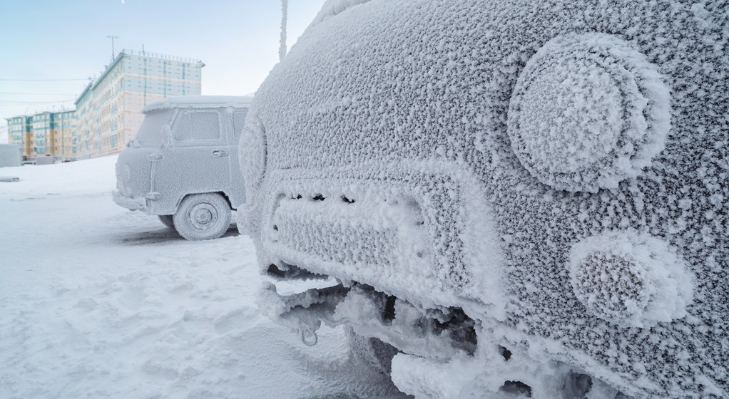 Przy -50 st. C stara technika często wygrywa z nowymi autami. Buchanka dobrze znosi siarczysty mróz