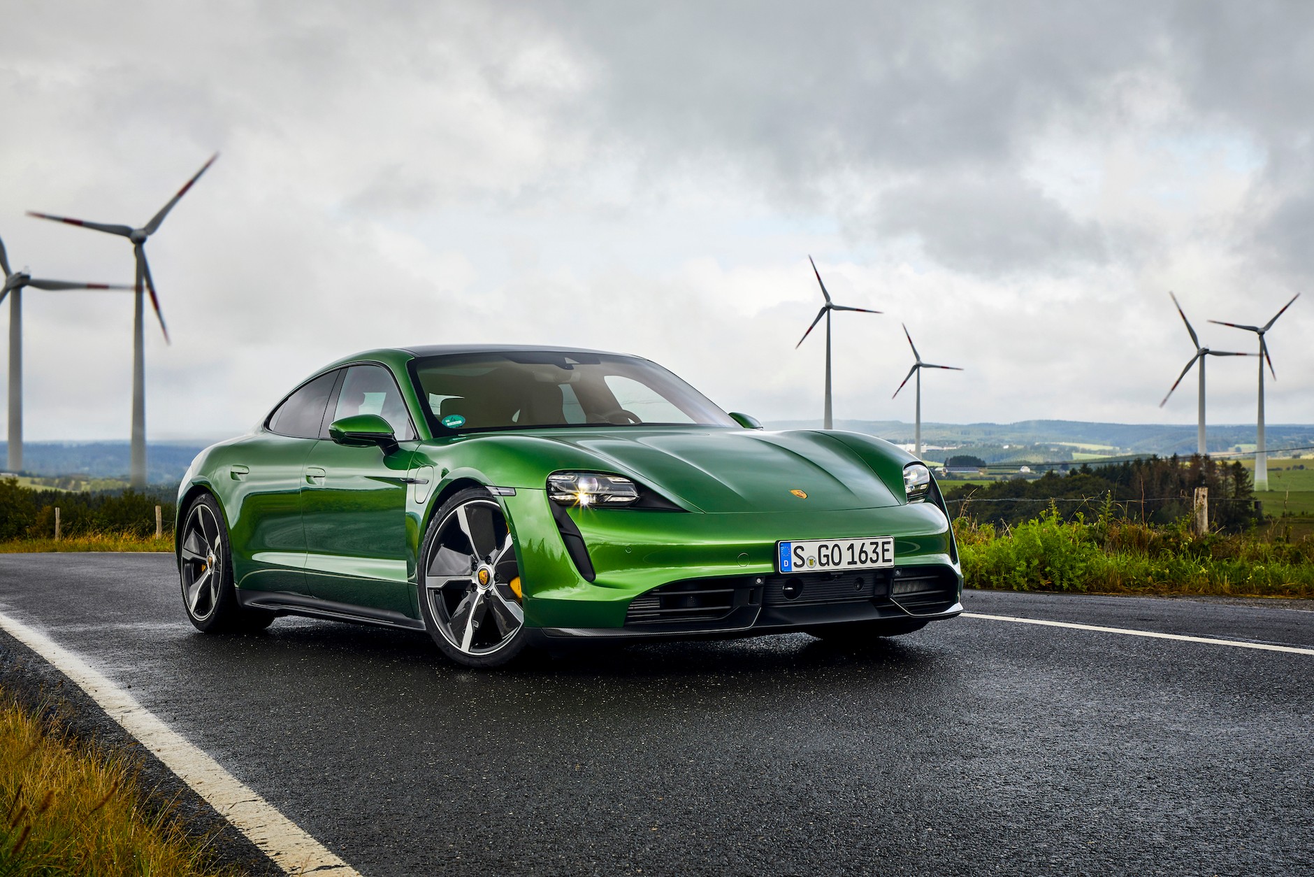 Porsche Taycan – jak jeździ pierwsze elektryczne Porsche?