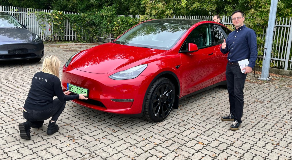 Odbiór nowej Tesli z salonu w Warszawie