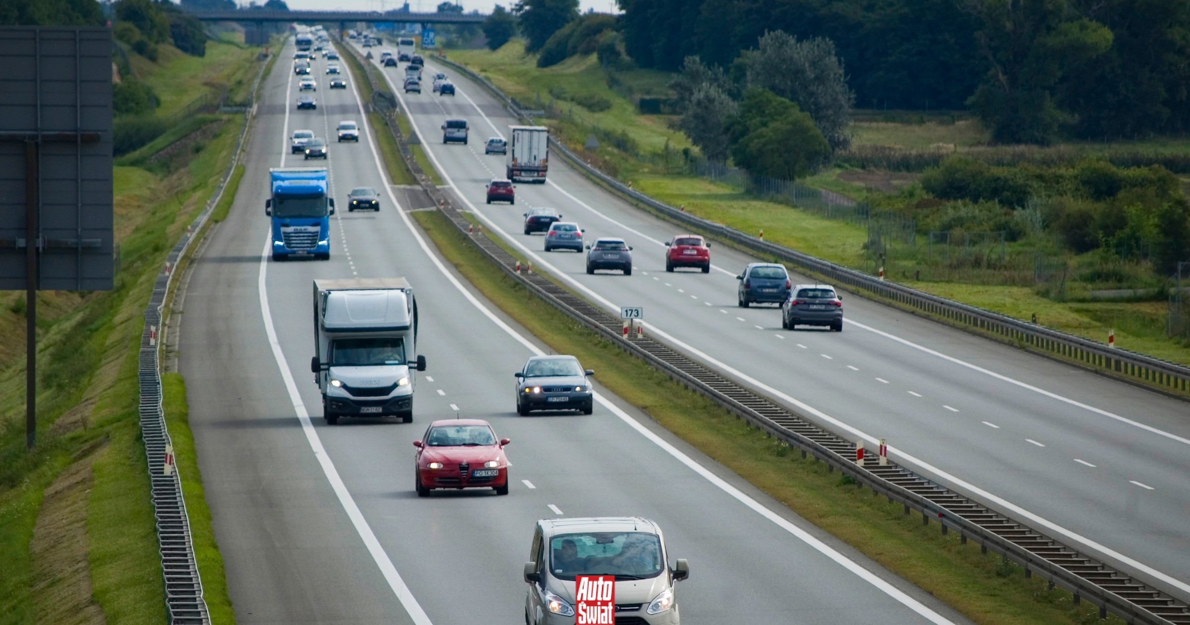 Jak wolno mogę jechać po autostradzie? Odpowiedź nie jest prosta, a mandat to 500 zł
