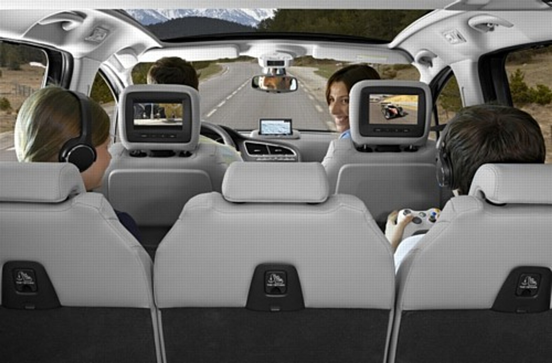 Peugeot 5008 - Francuzi podbijają rynek minivanów