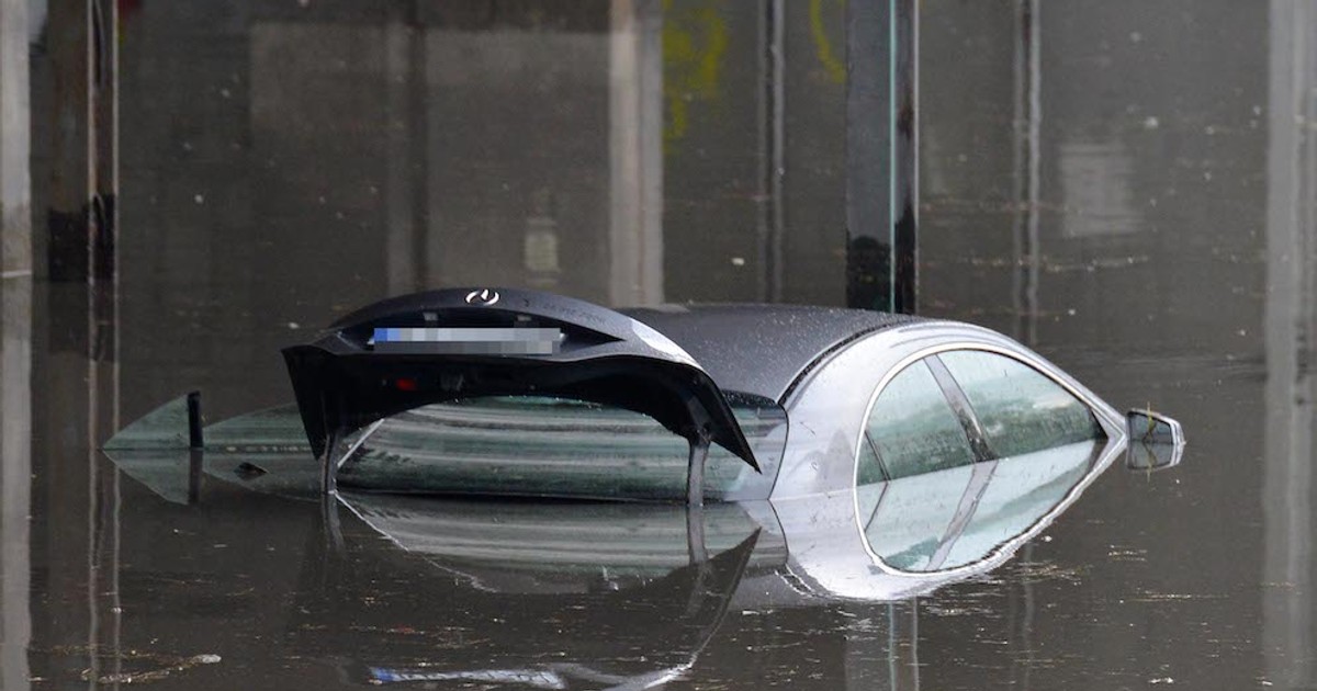 Wasze pytania I Czy warto kupić auto popowodziowe?