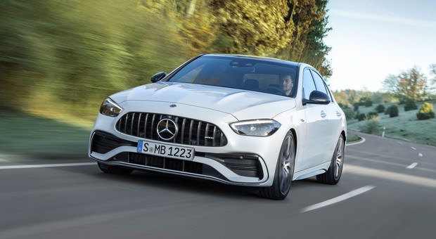 Nowy Mercedes Klasy C wreszcie w wersji AMG, ale z czterema cylindrami