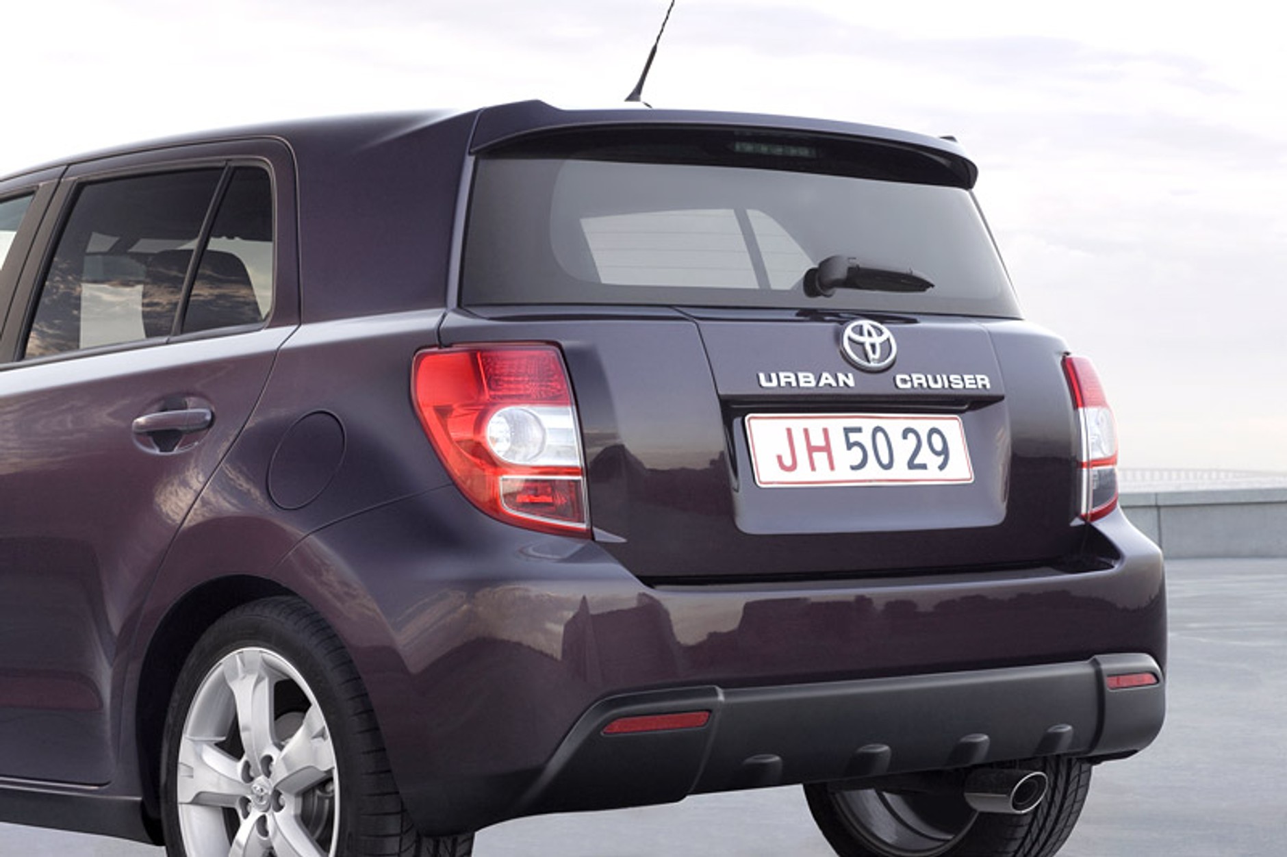 Paryż 2008: Toyota Urban Cruiser – miejski crossover z napędem 4x4 i nowym silnikiem 1,33 Dual VVT-i