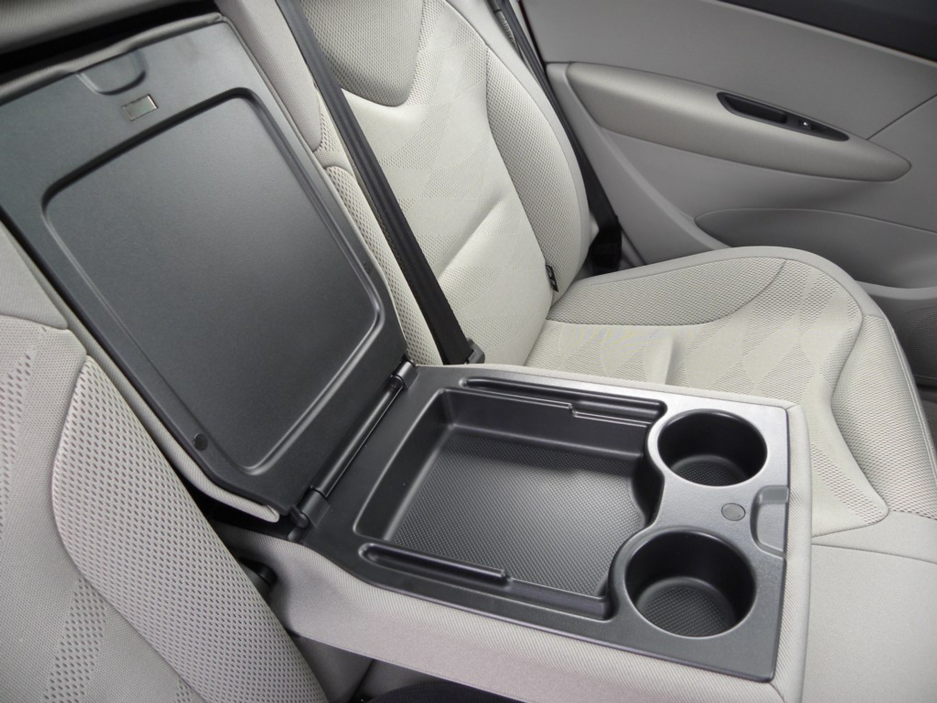 Peugeot 308 FL: Świeża twarz