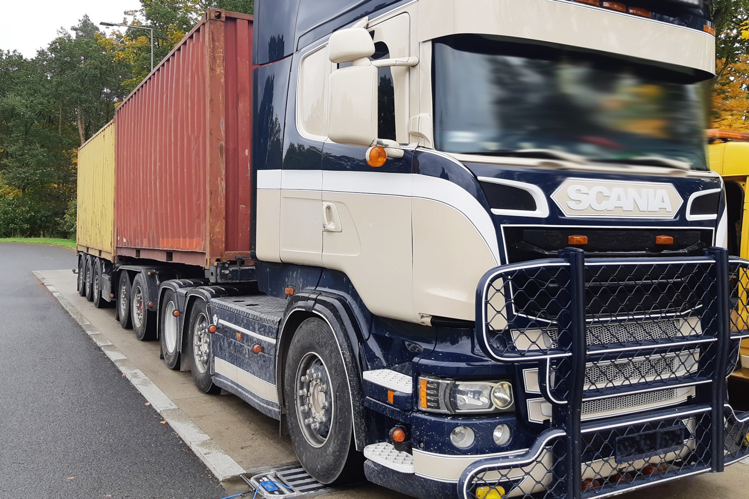 "Drogowe pociągi" zaskoczą polskich kierowców. Amerykański sen resortu infrastruktury