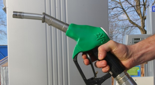 Diesel, benzyna czy gaz: co teraz warto kupić?