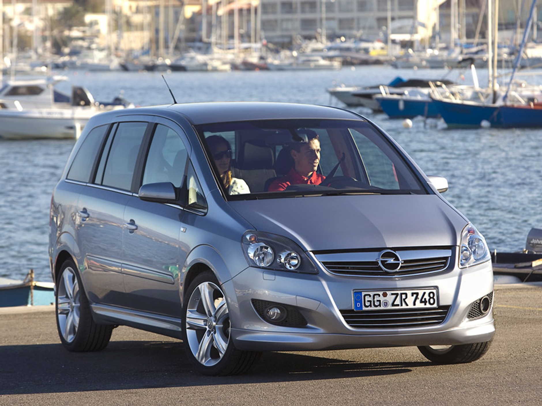 Opel: nowa Zafira w natarciu od lutego (dane techniczne plus ceny w Polsce)