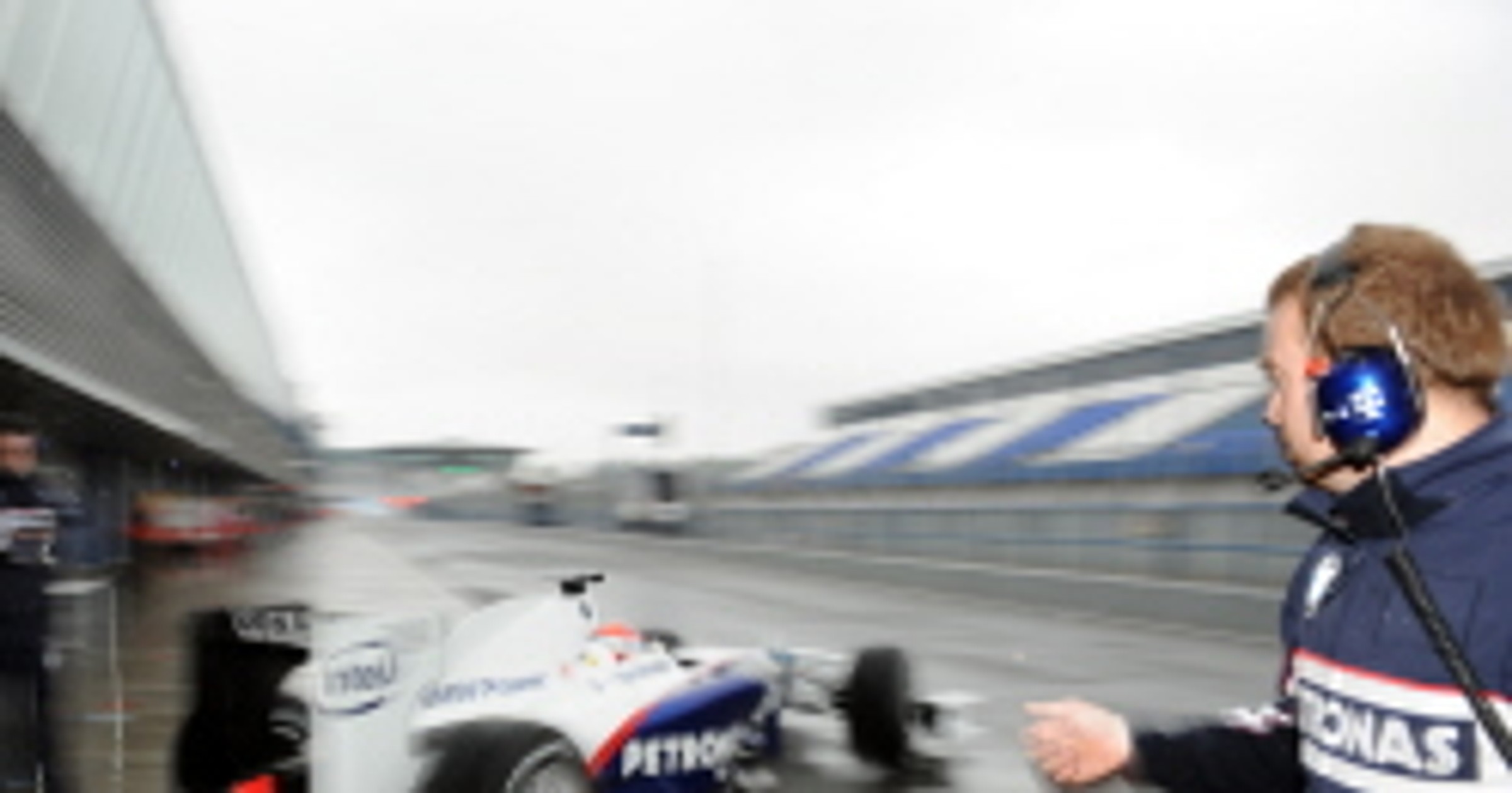 Testy w Jerez: deszczowy 2. dzień - BMW ślizgało się
