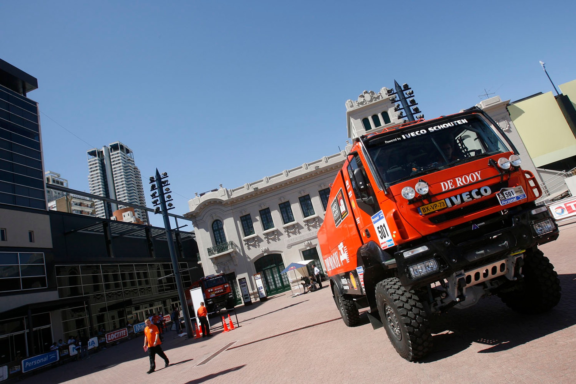 Buenos żyje Rajdem Dakar 2011 (Fot. Rallyworld©Willy Weyens)
