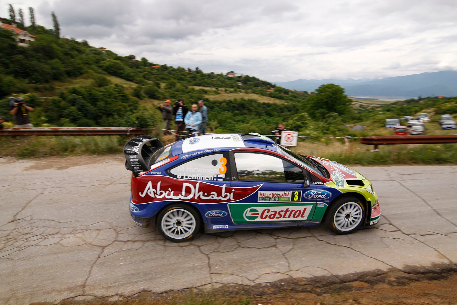 Citroën Total WRT taranuje konkurentów (galeria Rallyworld©Willy Weyens)