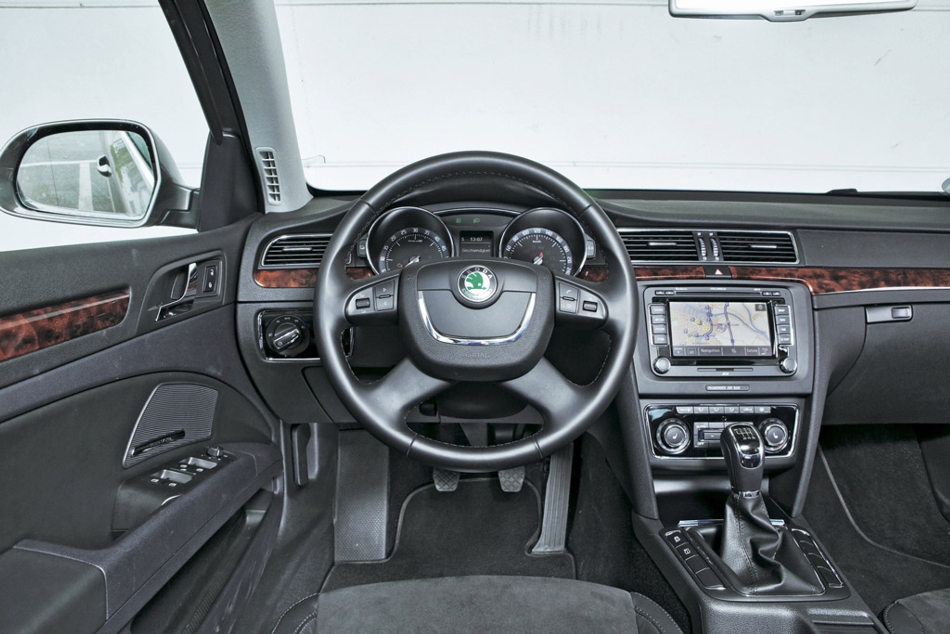 Hyundai i40 kontra Skoda Superb: test rodzinnych limuzyn