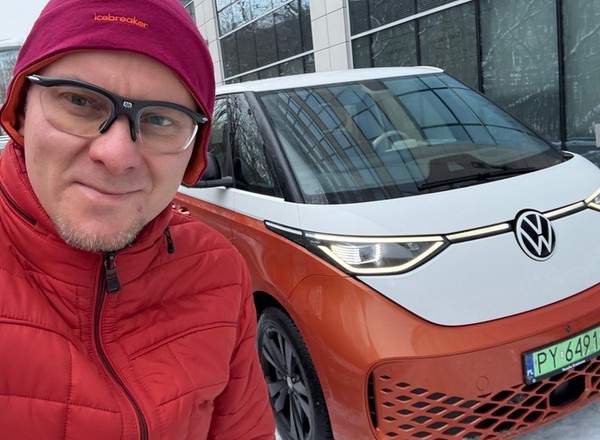 Atak zimy, a ja testuję elektrycznego busa. Jak Volkswagen ID.Buzz działa w taką pogodę?