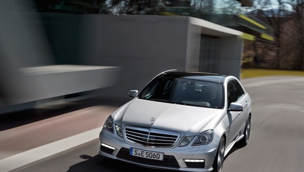 Mercedes E63 AMG z nowym silnikiem