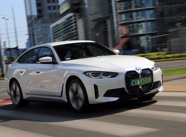 Ten elektryk jest tańszy od spalinowego odpowiednika. Test BMW i4 eDrive40