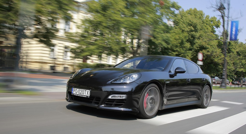 Porsche Panamera GTS: limuzyna na tor i na spotkanie