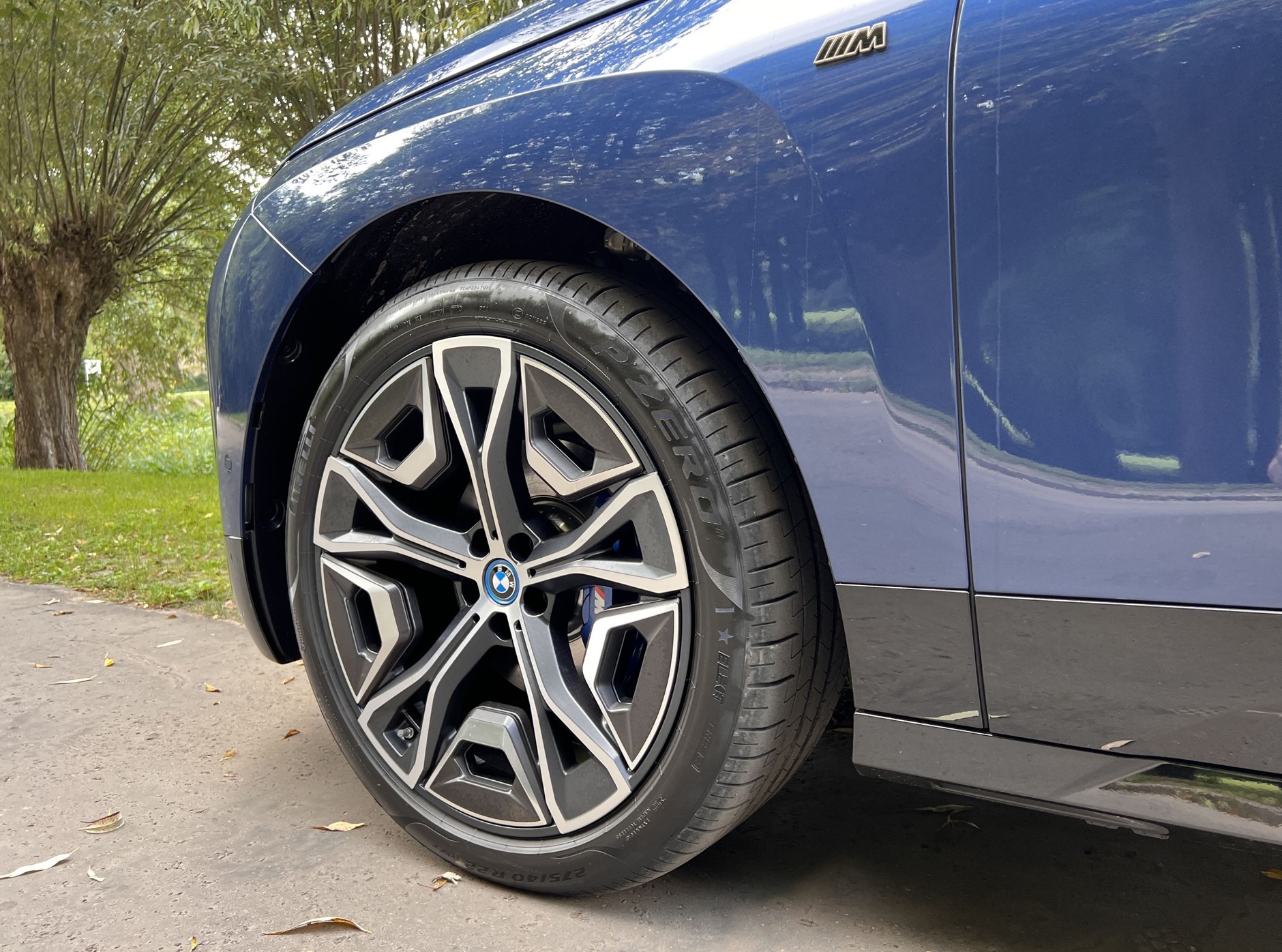 BMW iX M60
