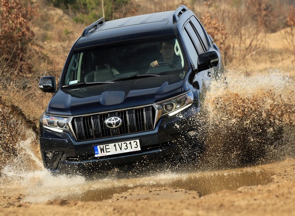 W terenie mocy nigdy nie za dużo – testujemy Toyotę Land Cruiser