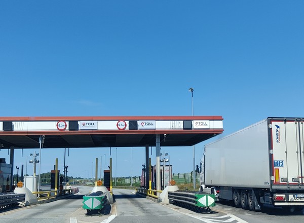 "Polacy są uczciwi, albo system jest dziurawy". Statystyki e-TOLL są zaskakujące
