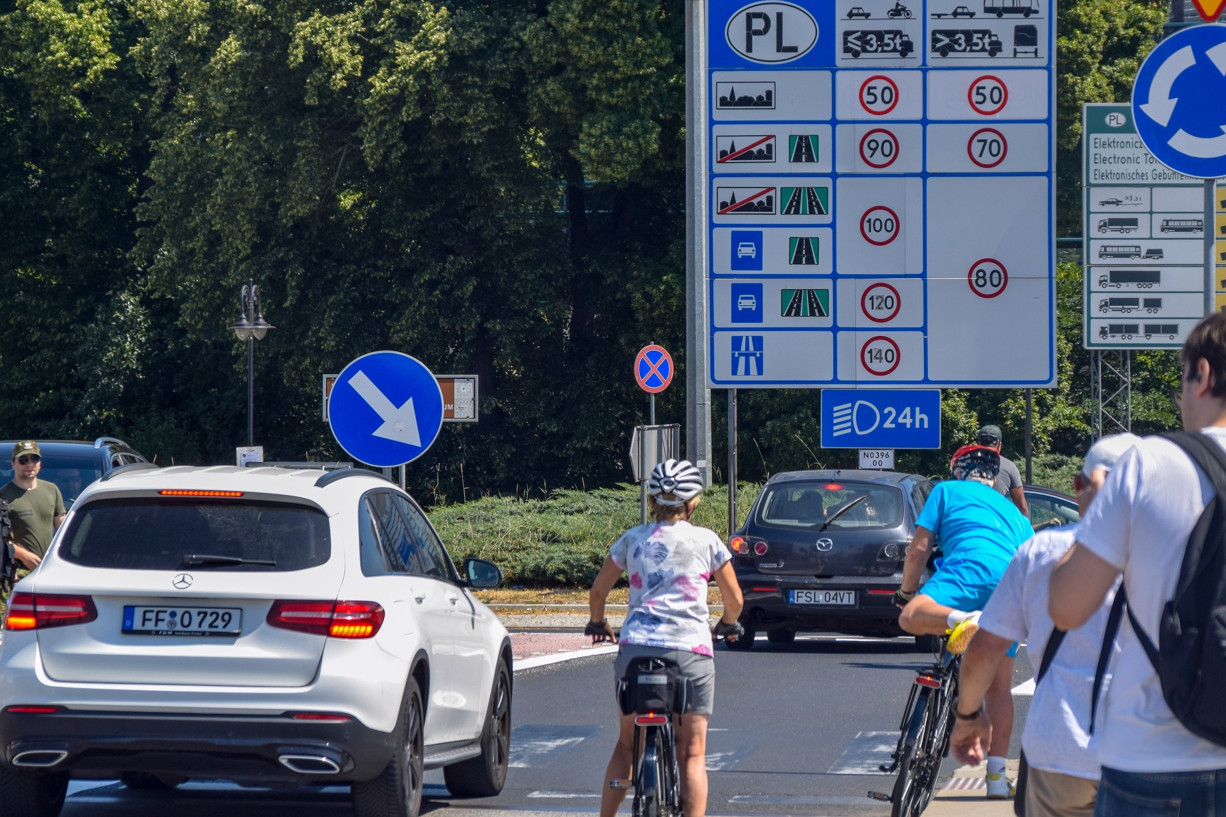 Polska przedłużyła kontrole na dwóch granicach. Przejazd może zająć więcej czasu