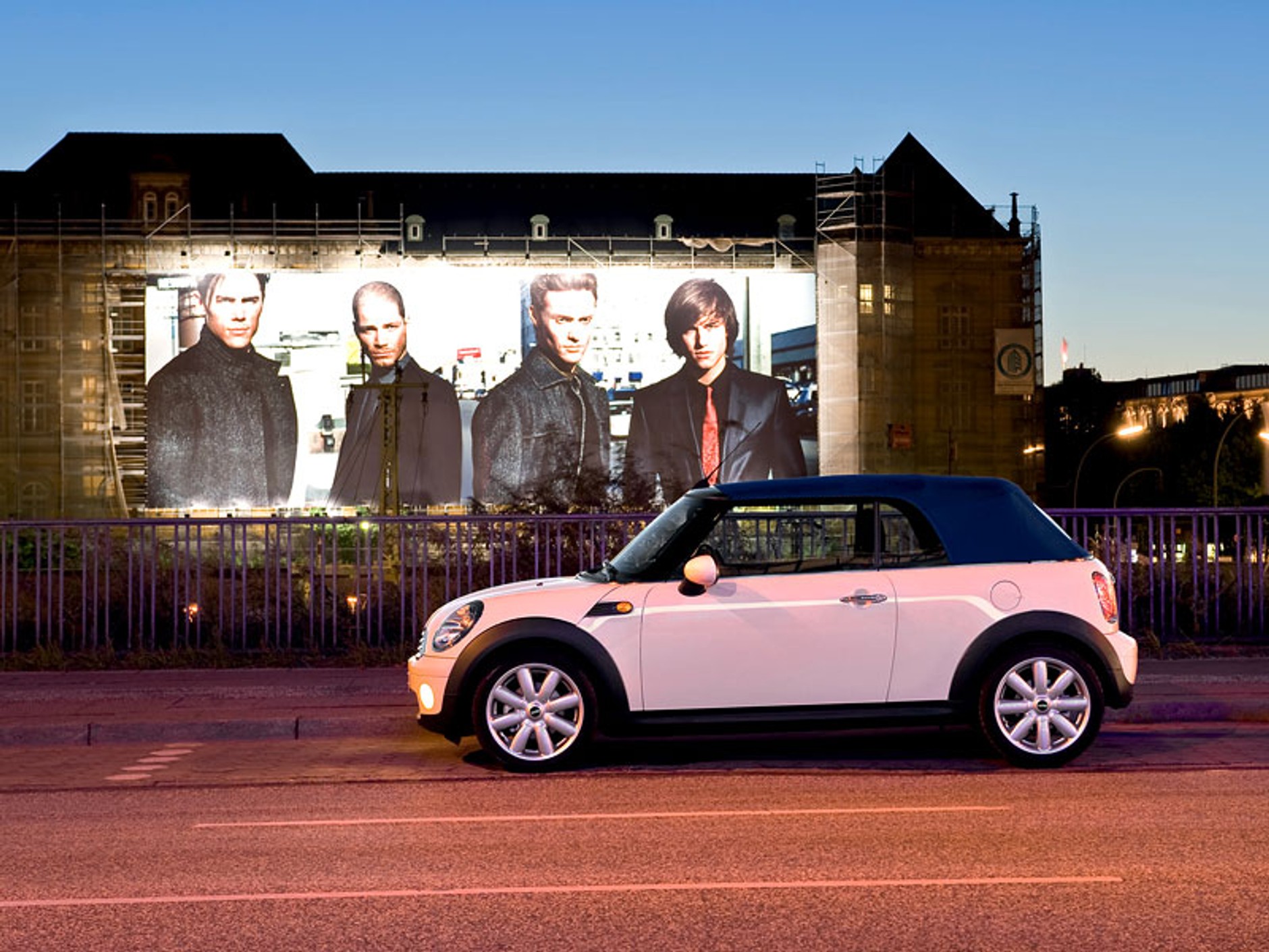 Detroit 2009: premiera światowa Mini Cabrio
