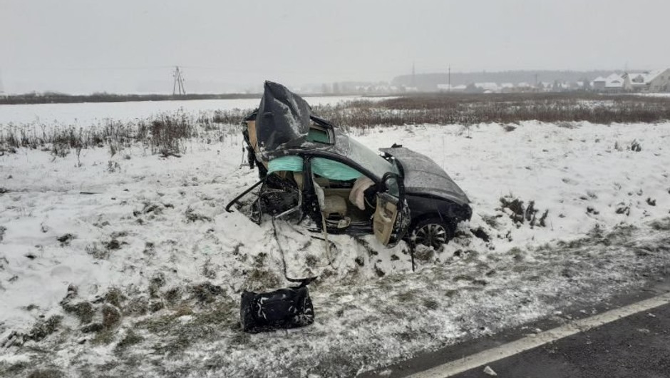 Jaguar się rozpadł, jego kierowca miał ponad 2 promile
