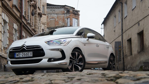 Citroen DS5 Hybrid4 w trasie: śląski Rzym zaprasza!