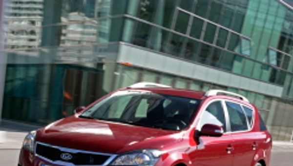 IAA Frankfurt 2009: zmodernizowana gama Kia cee’d