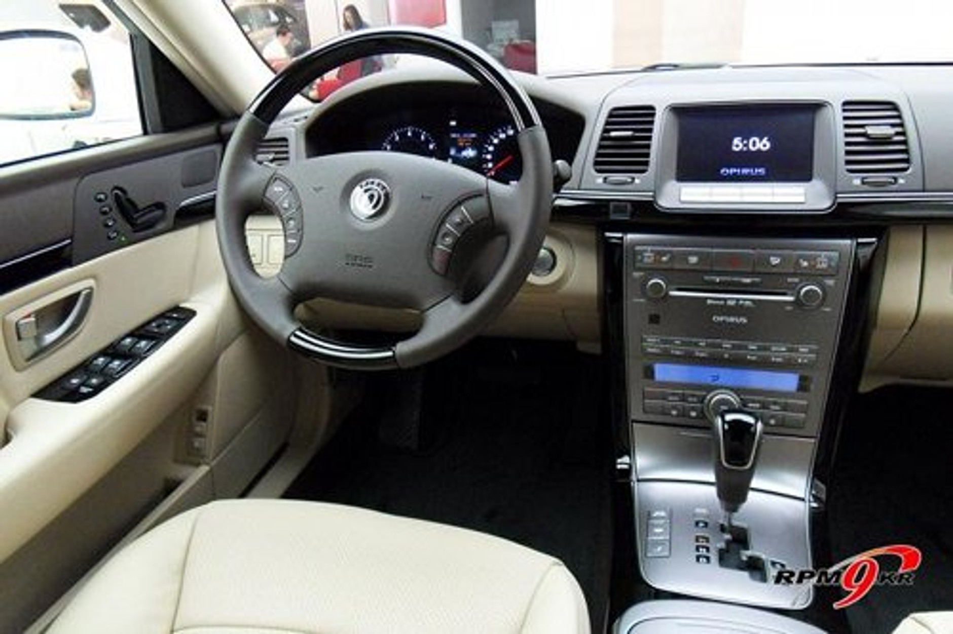 KIA Opirus - Lifting koreańskiej limuzyny