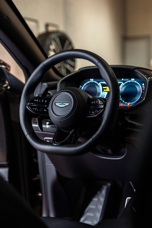 Aston Martin DBX S