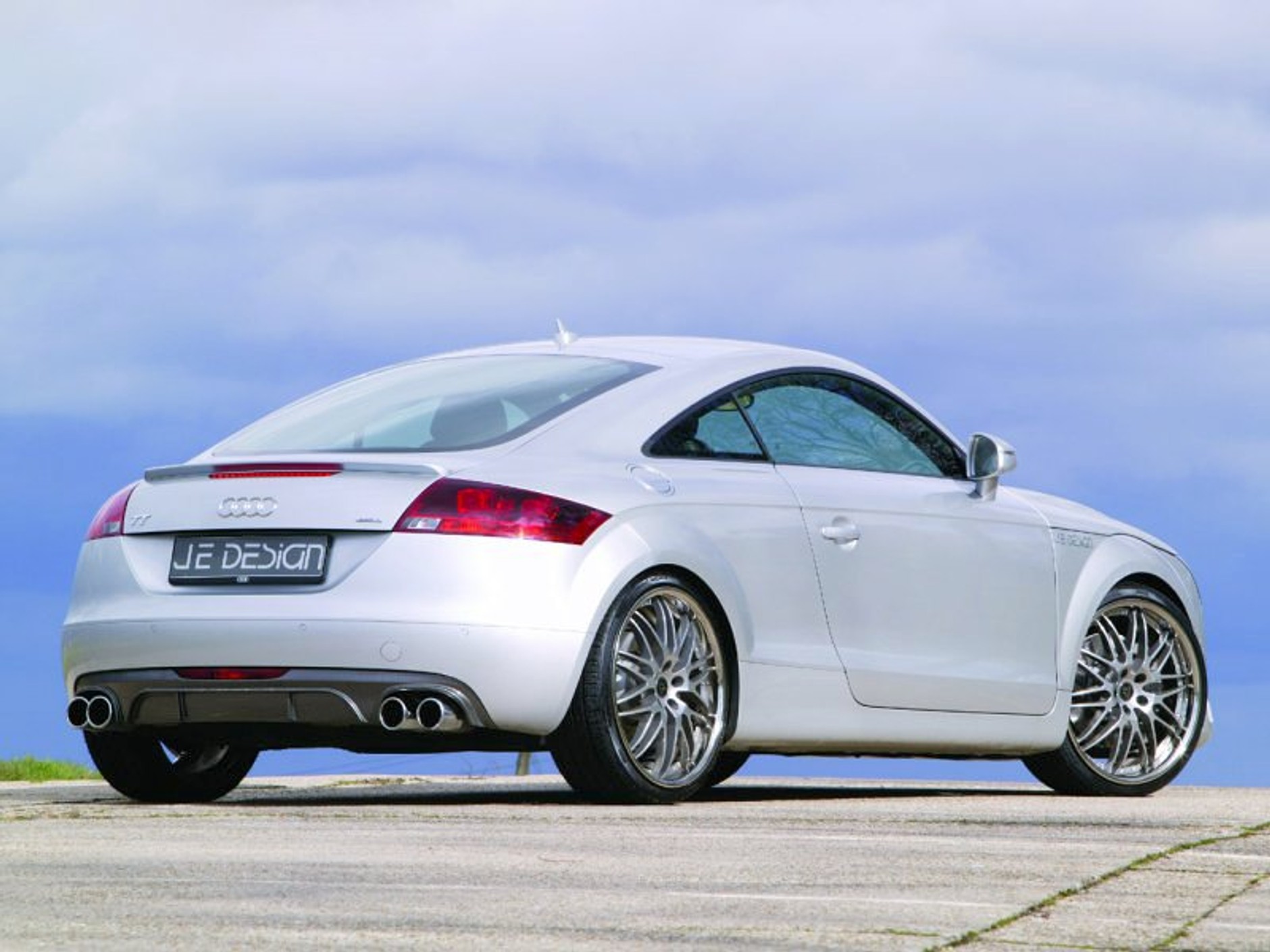 JE Design Audi TT: pogromca 911 Carrera?