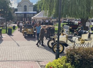 To wyjątkowa okazja, by ujrzeć motoryzację sprzed ponad 100 lat. Piknik Belle Epoque na Mazowszu