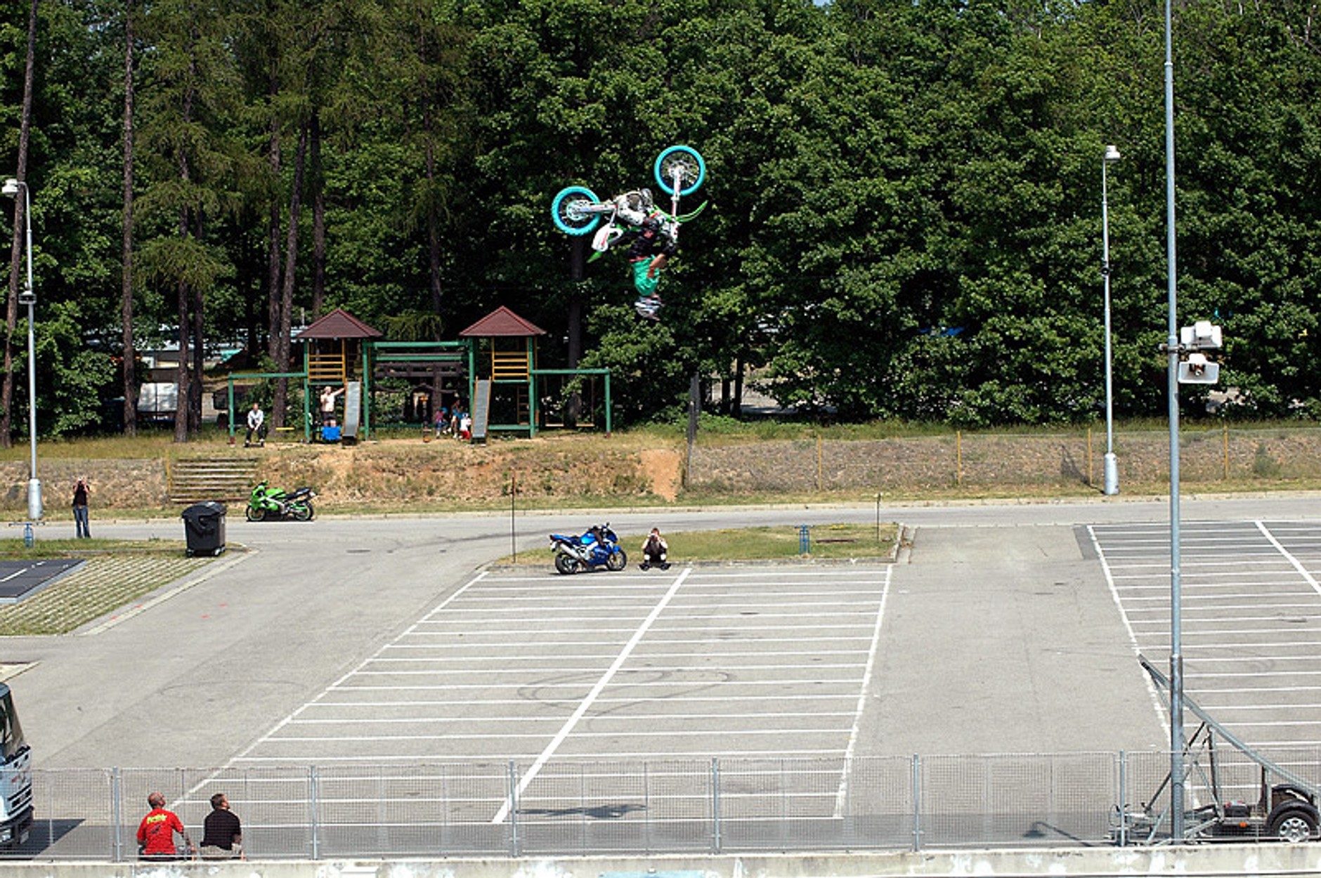 Dzień Kawasaki: tragiczny koniec małej ZX-6R Ninja (+ duża fotogaleria)