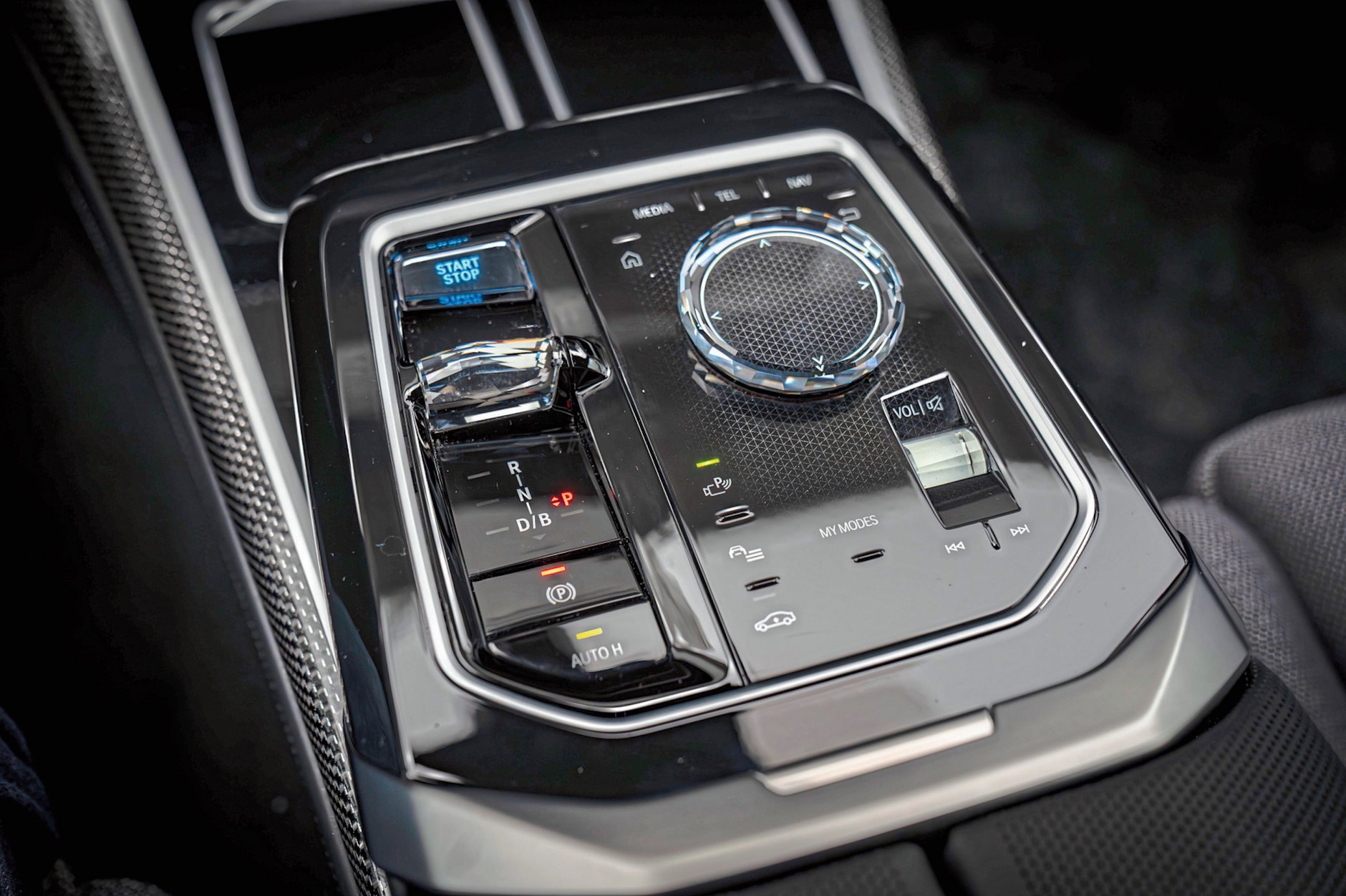 BMW i7 kontra Mercedes EQS