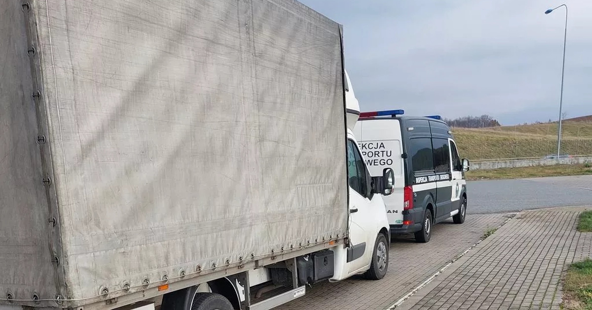 Bez karty, ale z naruszeniami. ITD zatrzymało busa na S7