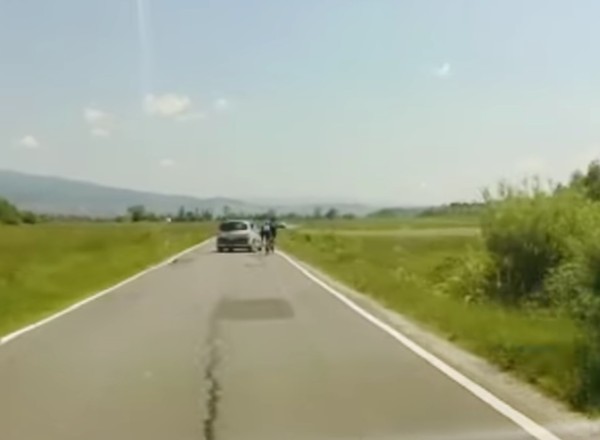 Kierowca-szeryf na rowerzystów. Co mu grozi za spowodowanie wypadku?