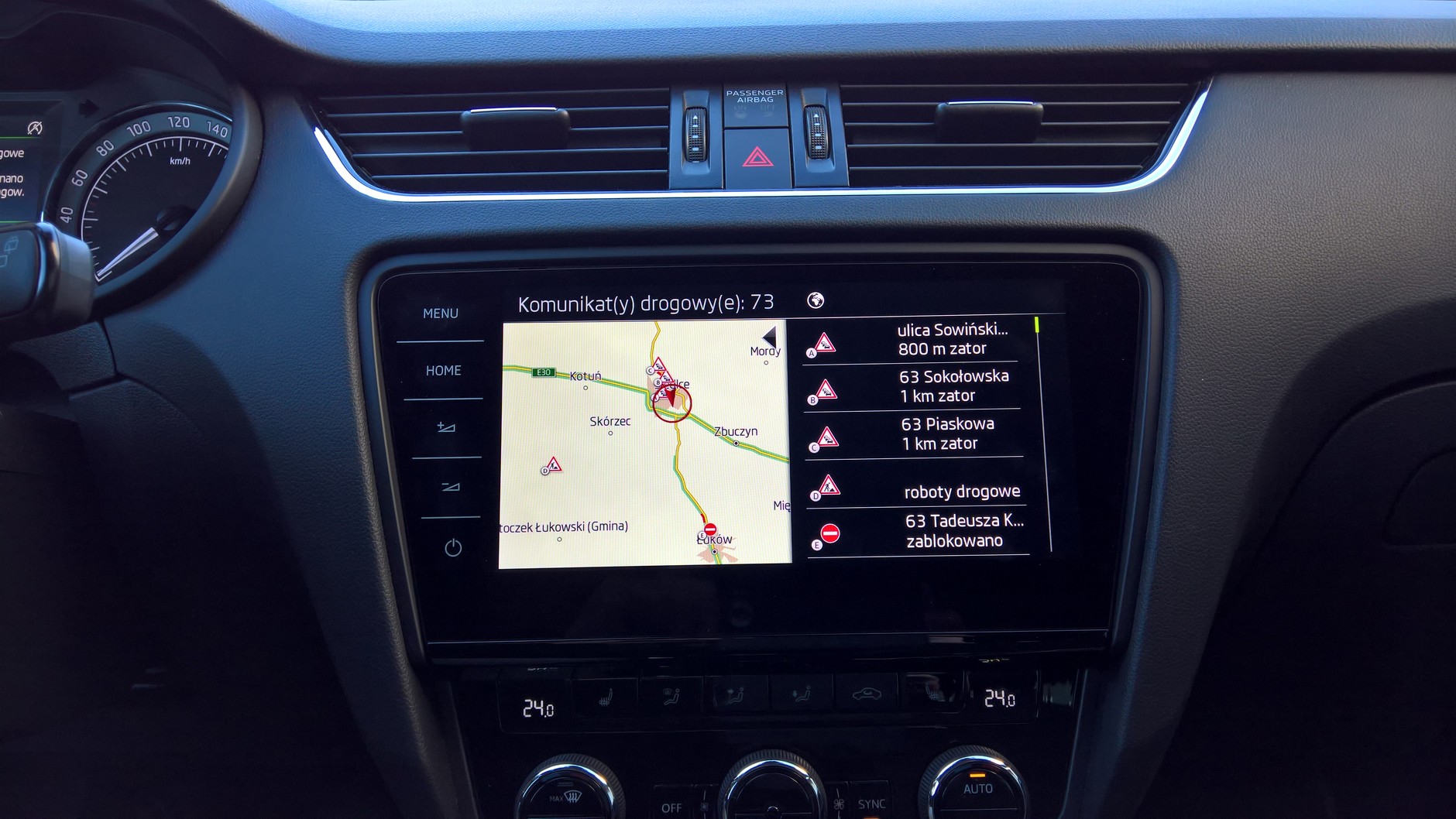 Informacje o ruchu drogowym uzyskane z internetu. Z dnia na dzień jest ich coraz więcej. Skoda Octavia