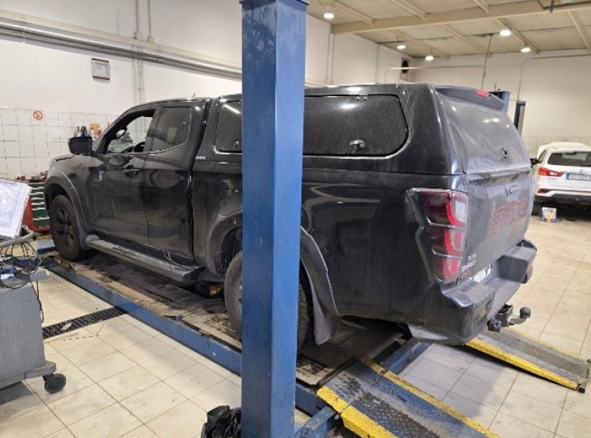 Isuzu D-Max pana Jacka – zdjęcia z oględzin rzeczoznawcy