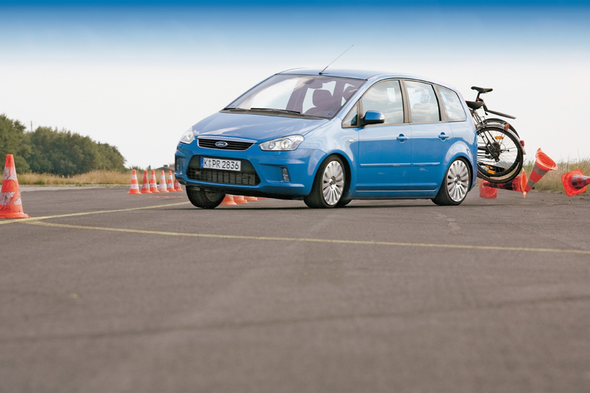 Jak pakować samochód? Najważniejszy jest umiar