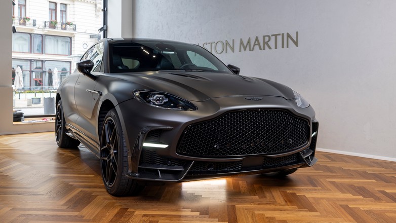 Aston Martin DBX S