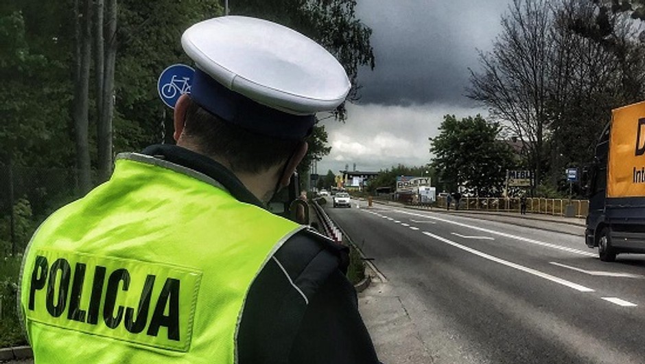 "Leciał" w mieście ponad "stówę". Policjanci się nie patyczkowali