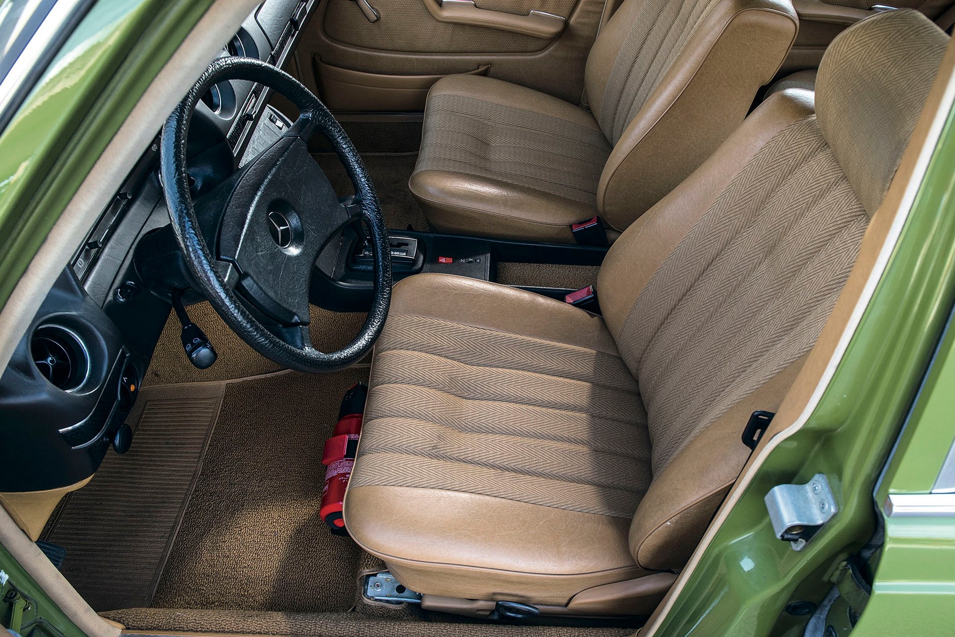 Mercedes W123 240D - samochód niezniszczalny