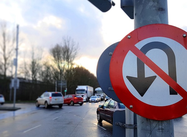 Za taki manewr możesz dostać wysoki mandat. Wystarczy jeden błąd